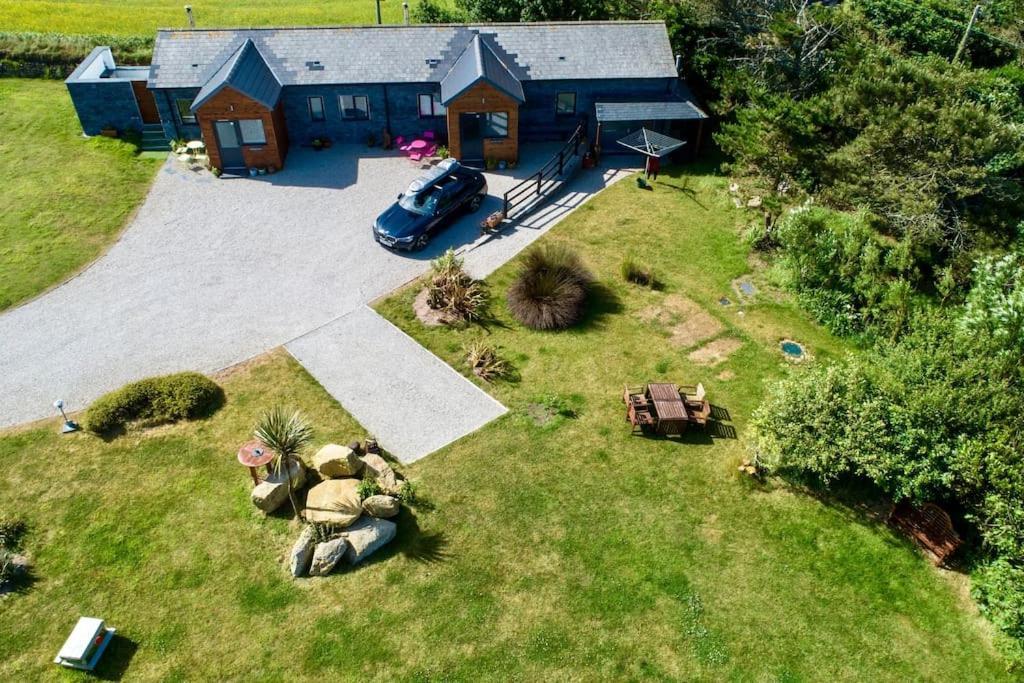 2 Bedroom Cottage Sleeps 4, With Pool Use, セネン エクステリア 写真
