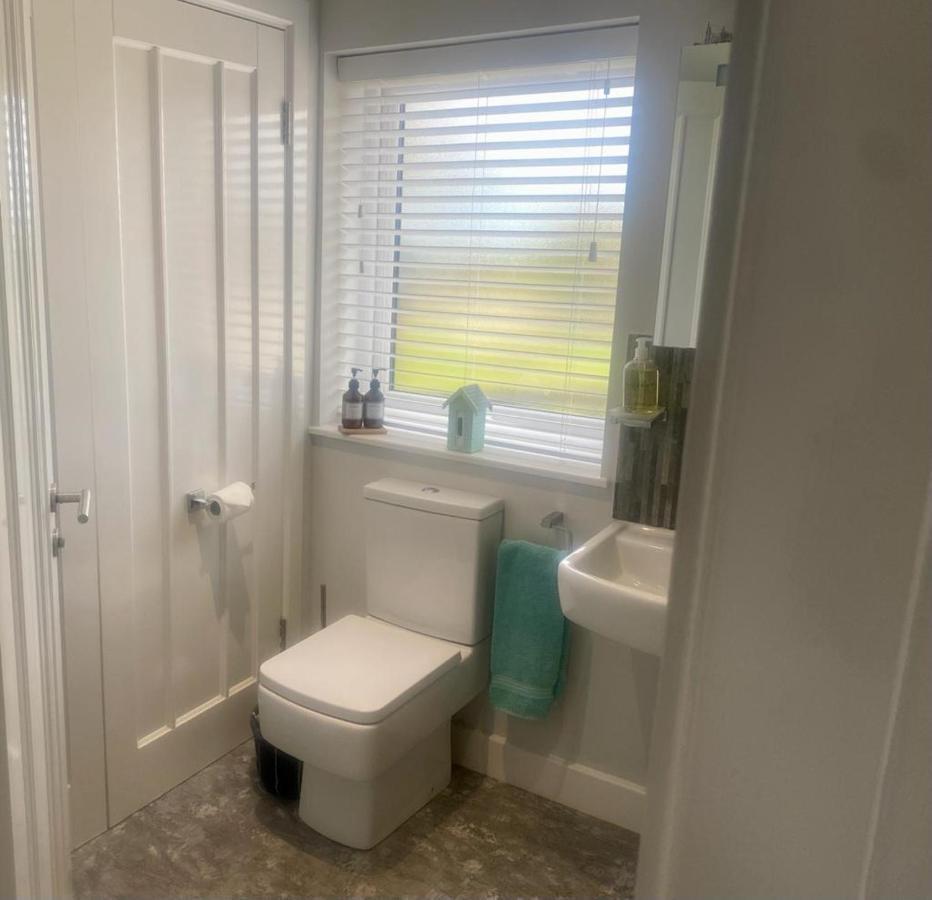 2 Bedroom Cottage Sleeps 4, With Pool Use, セネン エクステリア 写真