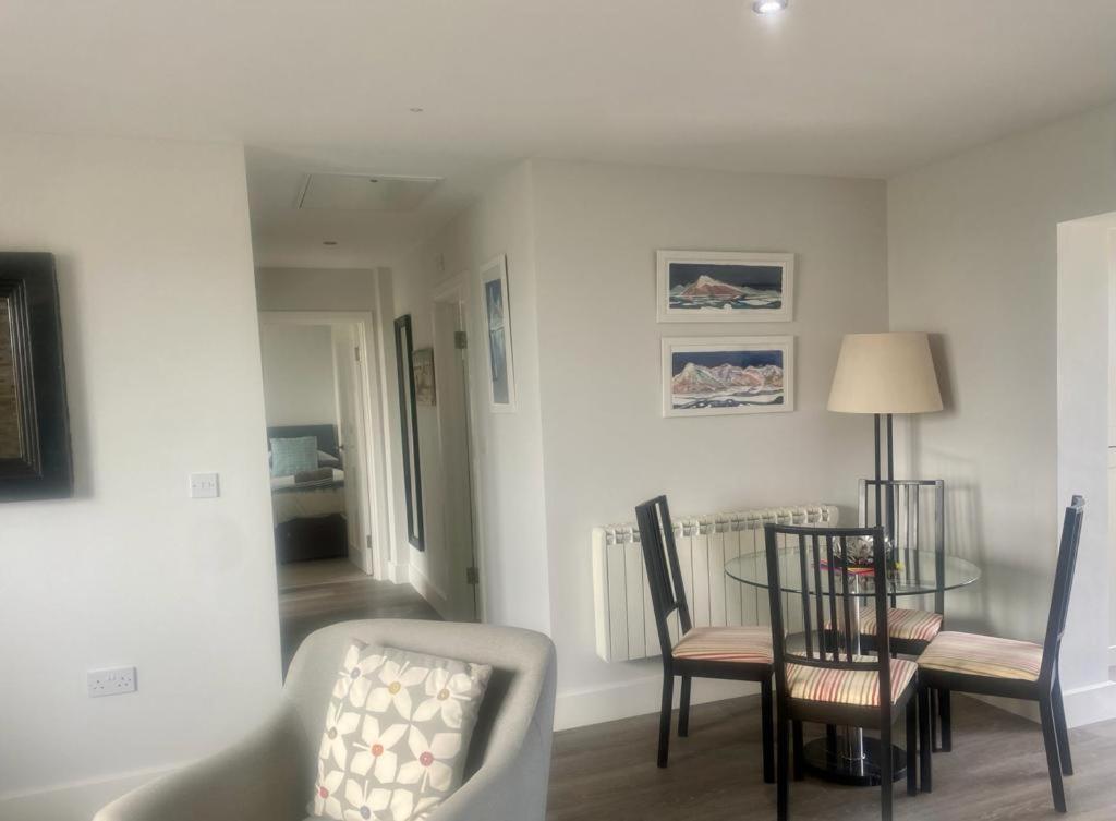 2 Bedroom Cottage Sleeps 4, With Pool Use, セネン エクステリア 写真