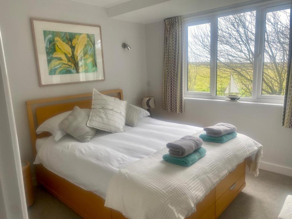 2 Bedroom Cottage Sleeps 4, With Pool Use, セネン エクステリア 写真
